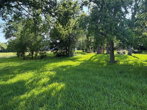 Photo of 1551 W Texas Avenue, Baytown, TX 77520 (MLS # 84271218)