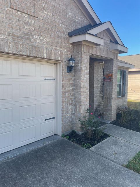 Photo of 2011 Lost Pine Court, Conroe, TX 77304 (MLS # 32955604)