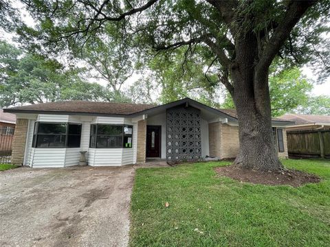 Photo of 7611 Cabot Street, Houston, TX 77016 (MLS # 75042460)
