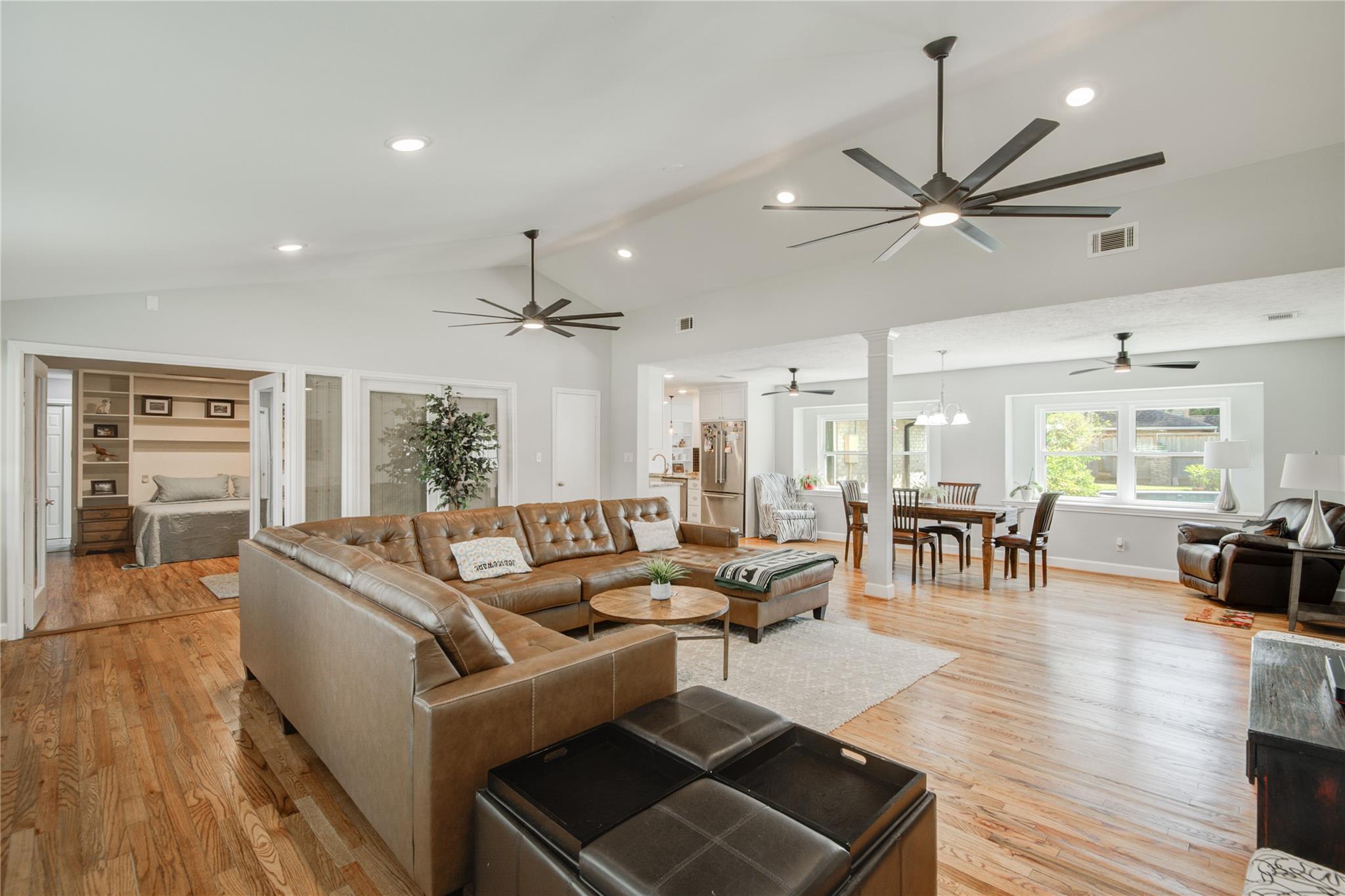 1019 Dogwood Street