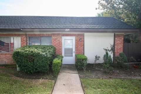 Photo of 12024 Mighty Oak Drive #A, Houston, TX 77066 (MLS # 2035071)