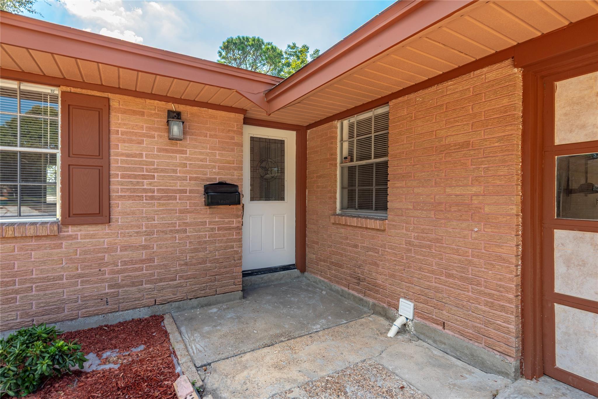 2511 Meadow Lane