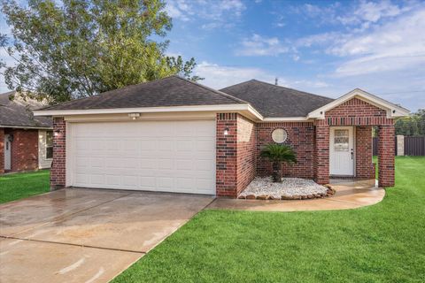 Photo of 109 Moonspinner Ln, Conroe, TX 77356 (MLS # 35472926)