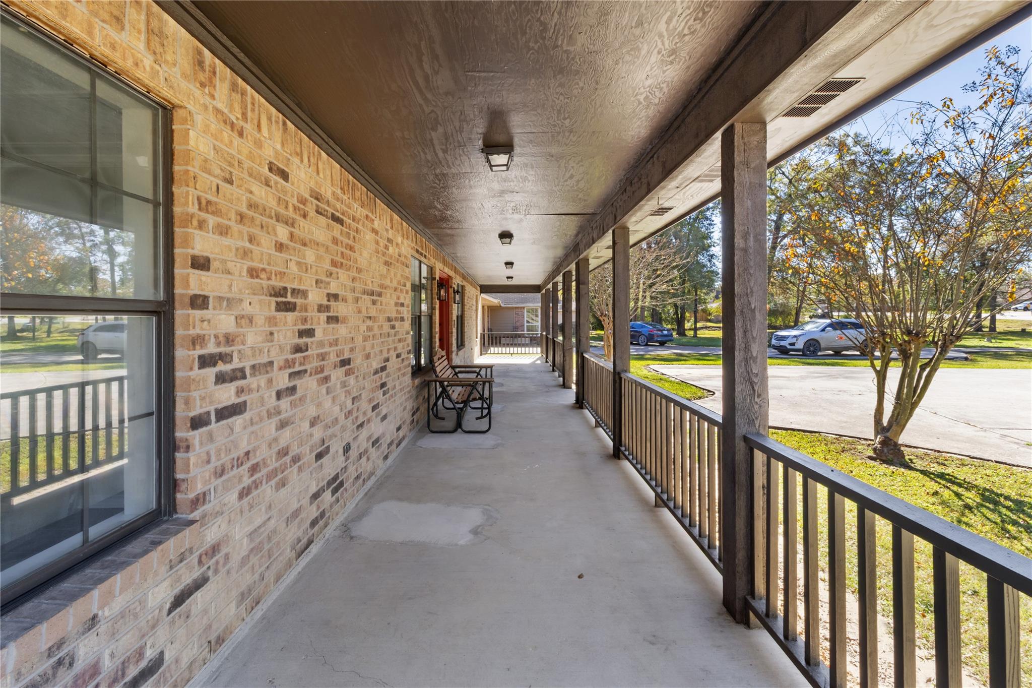 6214 Bayou Boulevard