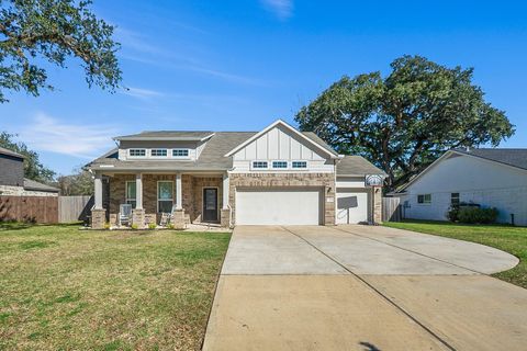 Photo of 322 Wellshire Drive, West Columbia, TX 77486 (MLS # 87602731)