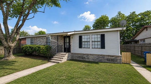 Photo of 9 Carol Court #B, Brookshire, TX 77423 (MLS # 36095648)