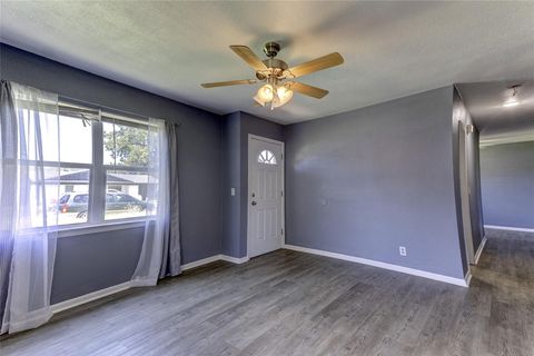 Photo of 1415 Phoenix Drive, Wichita Falls, TX 76306 (MLS # 3466079)