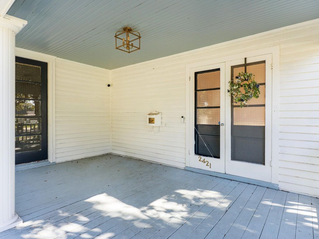 Photo of 2421 Avenue G, Bay City, TX 77414 (MLS # 41094009)