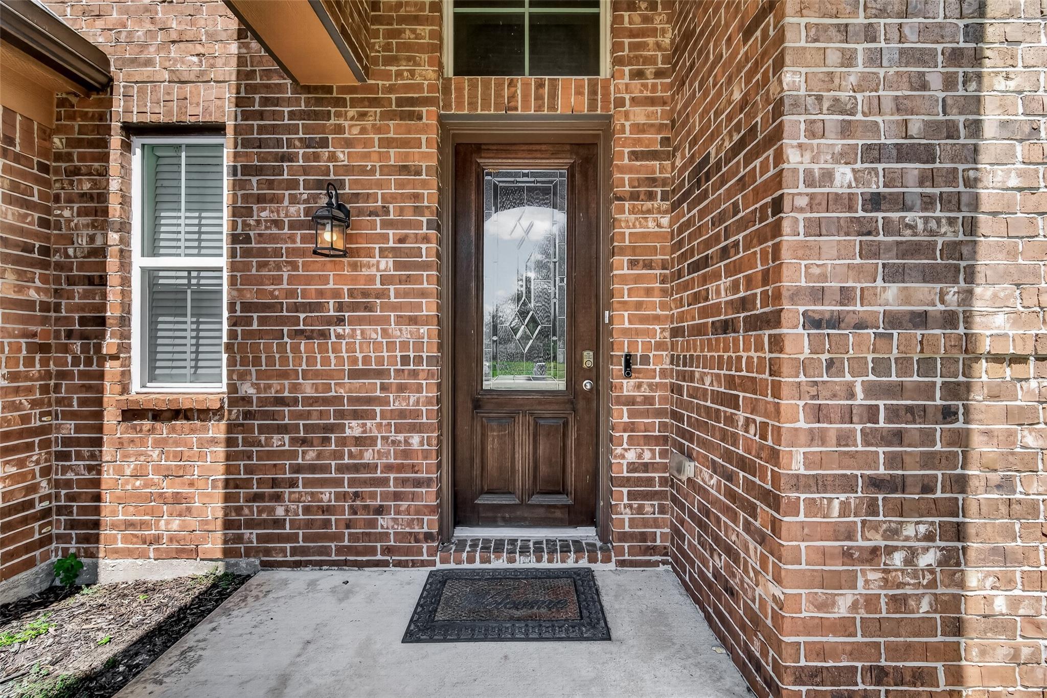 1914 Walnut Green Circle