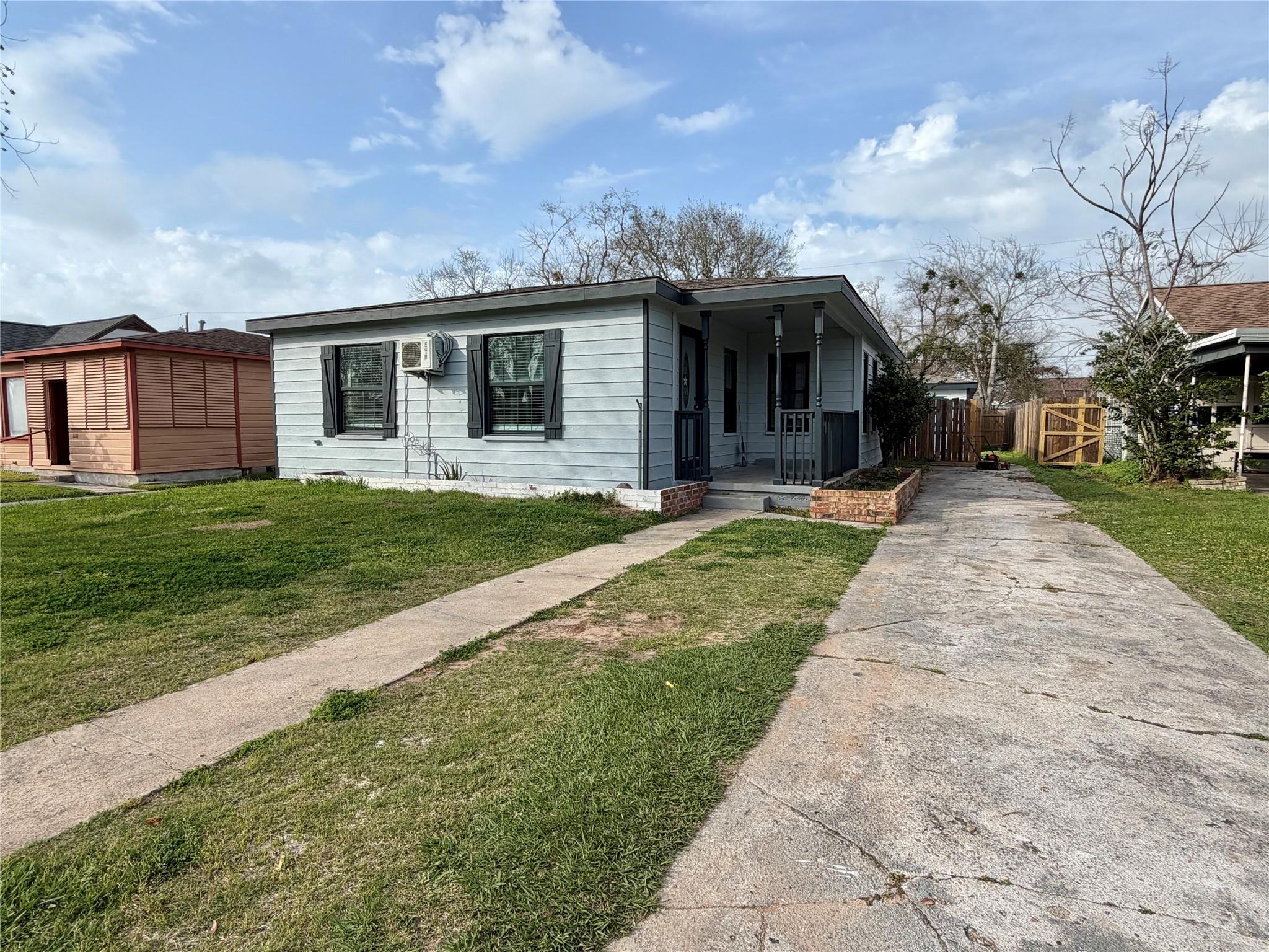 1214 W 5th Street