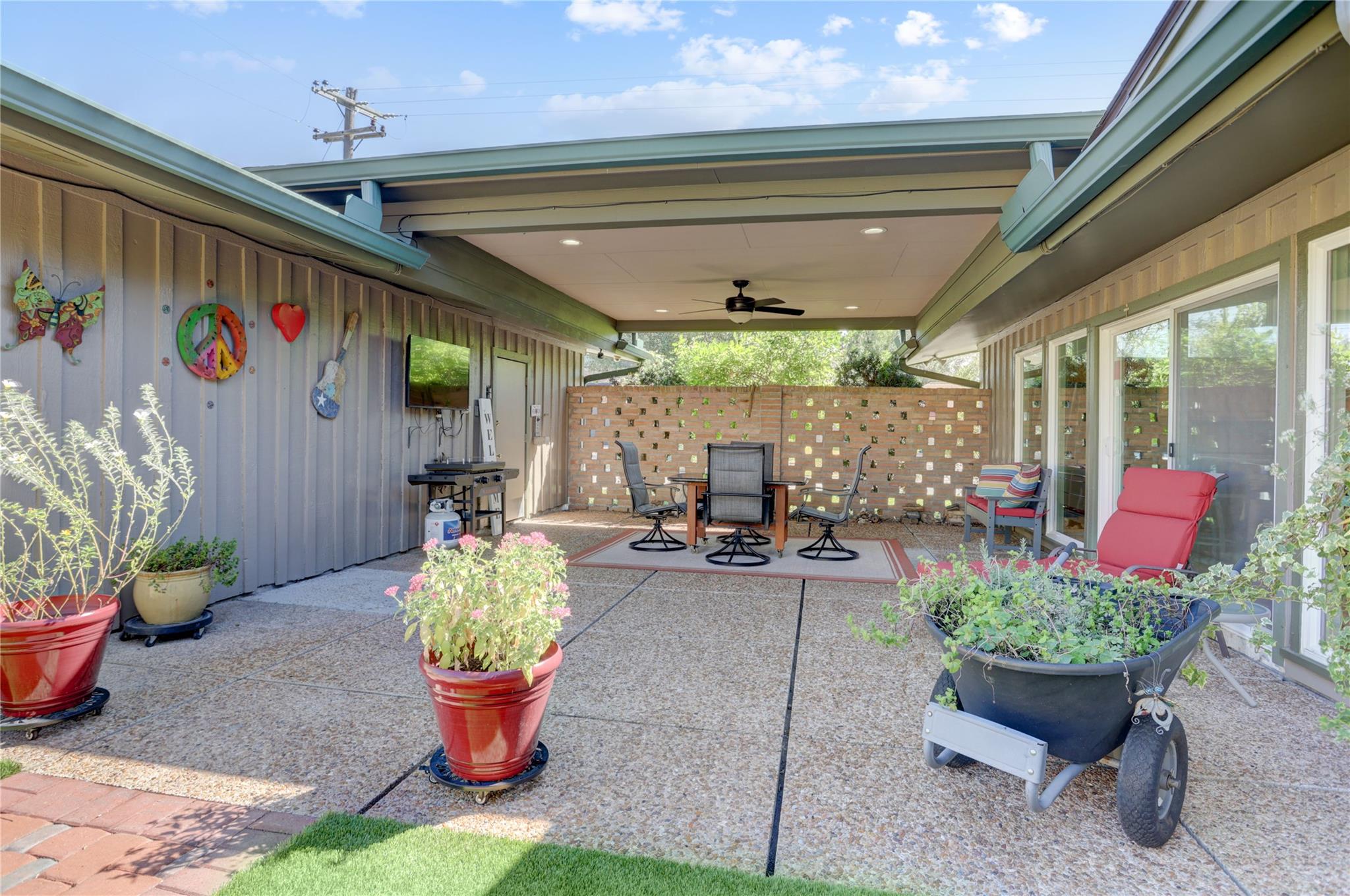 4302 Hummingbird Street