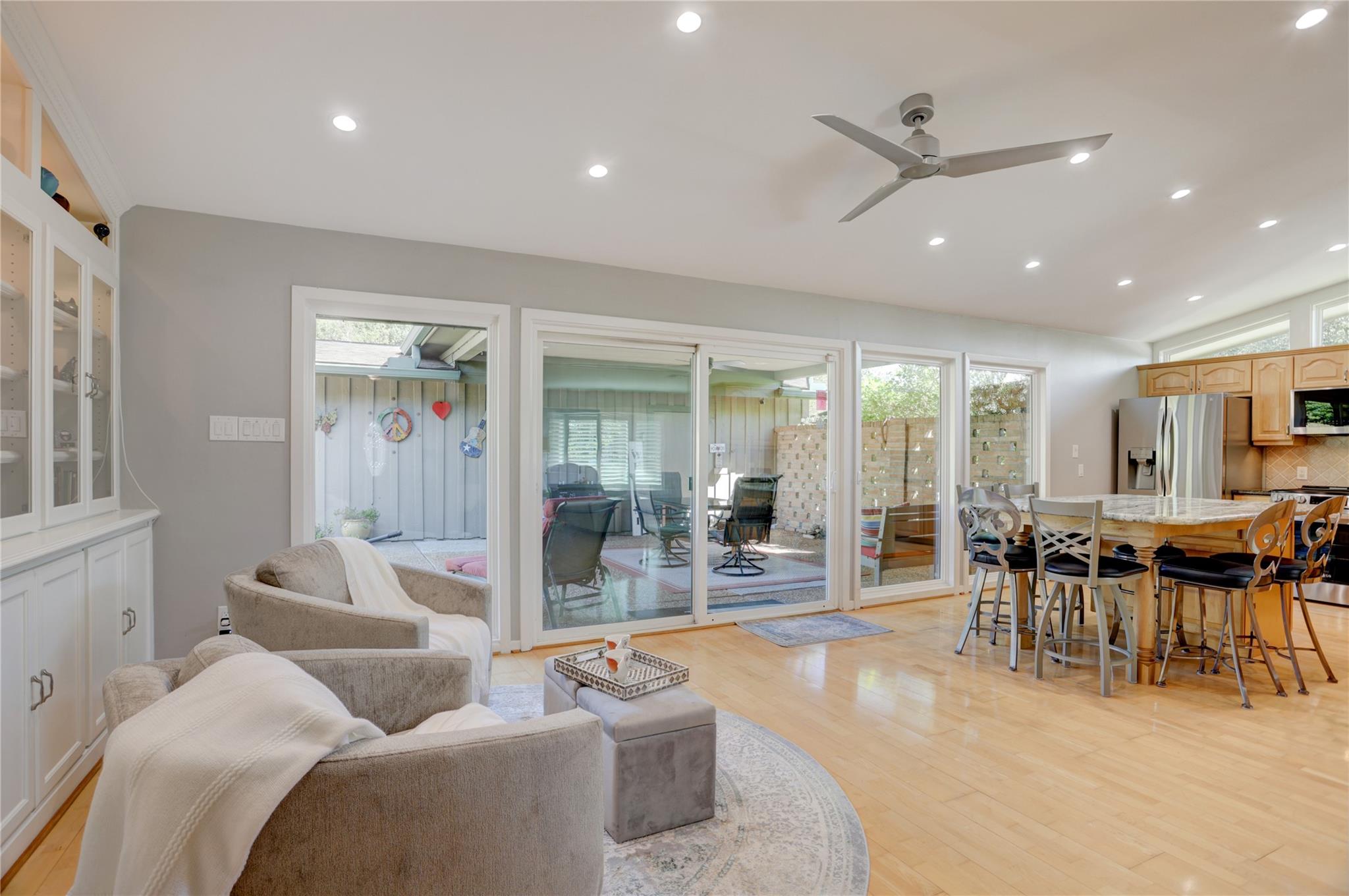 4302 Hummingbird Street