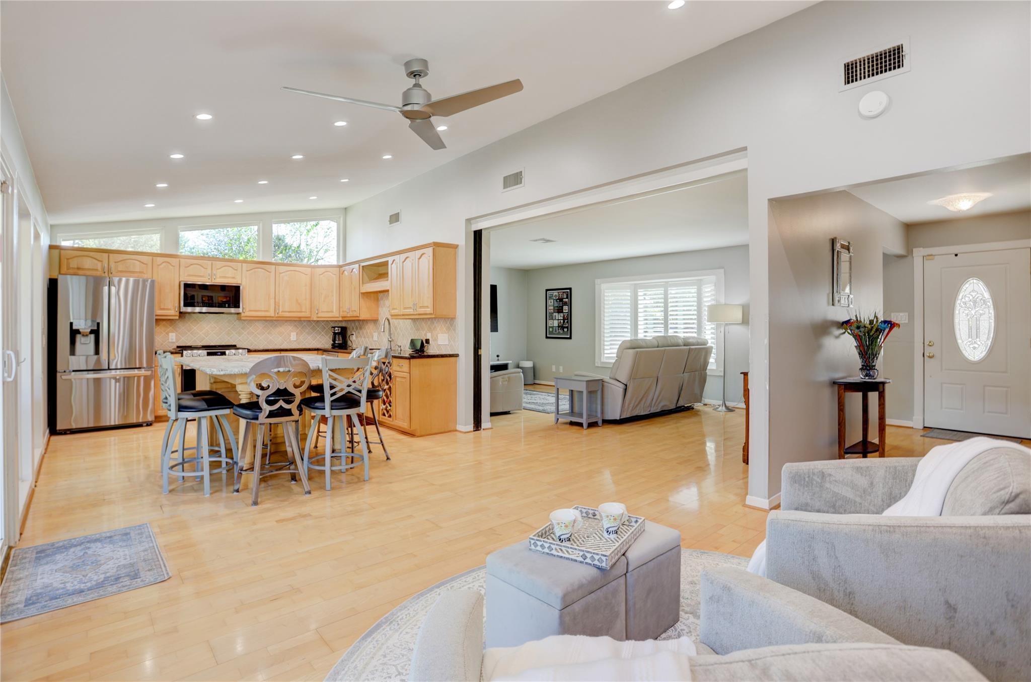 4302 Hummingbird Street