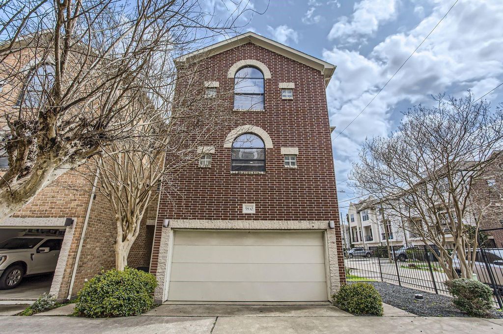 Photo of 5830 Larkin Street, Houston, TX 77007 (MLS # 92424260)