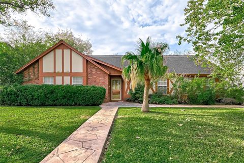 5711 Hummingbird Street Houston TX 77096