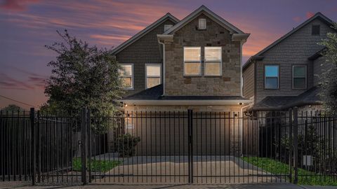 Photo of 9209 Noel Street, Houston, TX 77033 (MLS # 16682987) Photo of 9209 Noel Street, Houston, TX 77033 (MLS # 16682987)