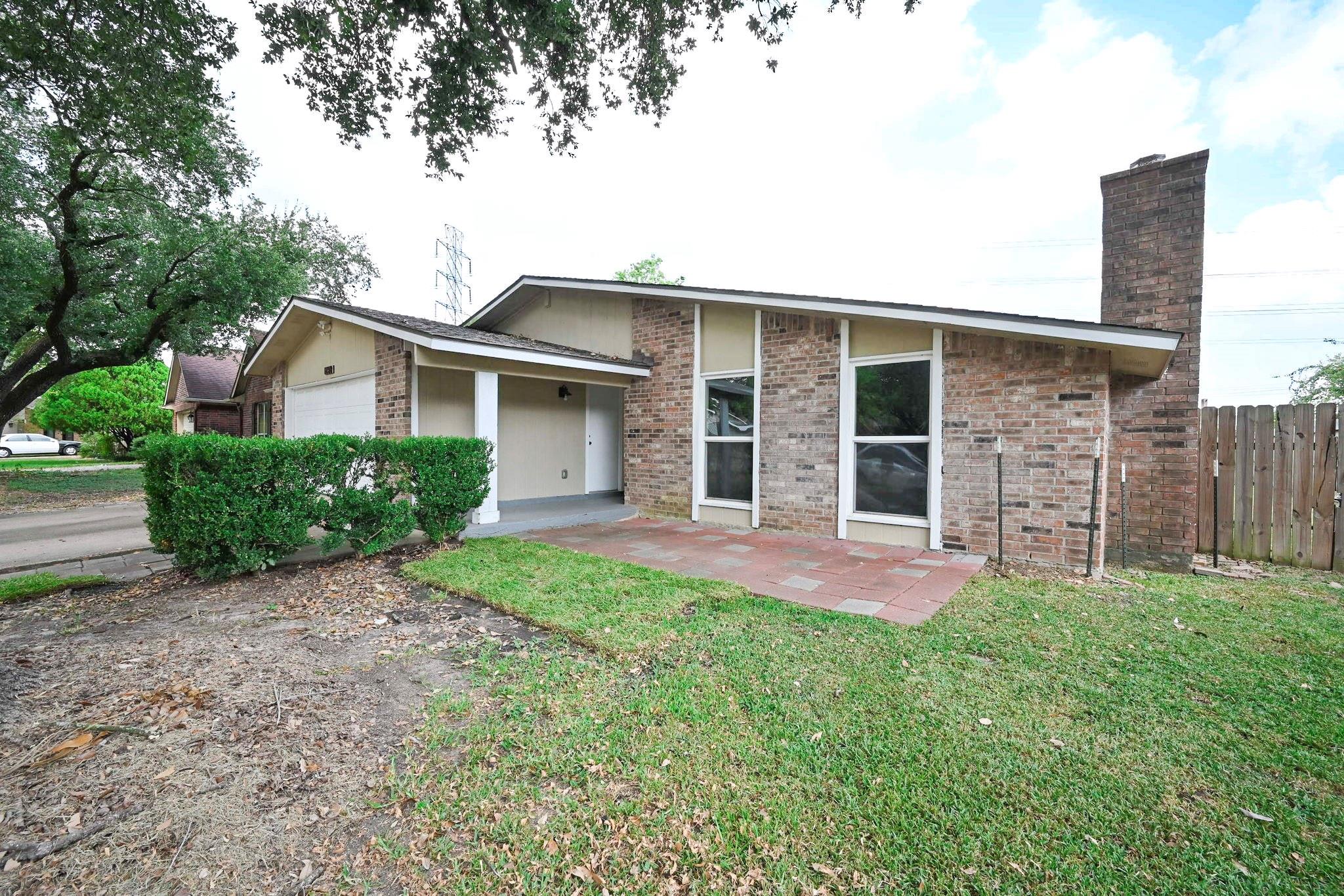 18318 Navajo Trail Drive