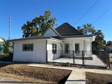 Photo of 1912 Gentry Street, Houston, TX 77009 (MLS # 46950697)