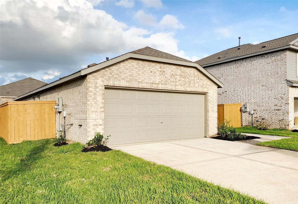 Photo of 3044 Dawn Sound Drive, Katy, TX 77493 (MLS # 33133631)