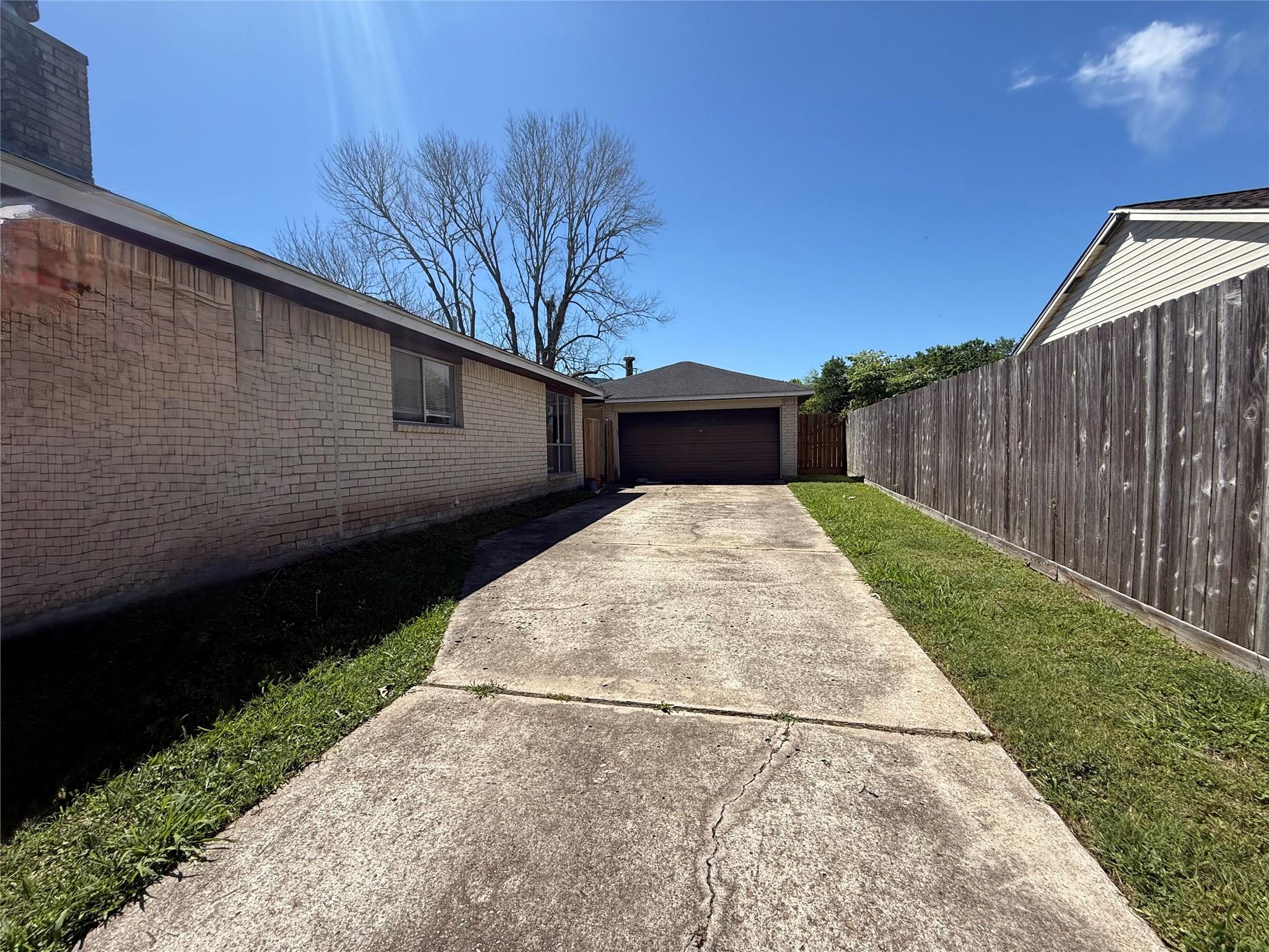 514 W Castle Harbour Drive