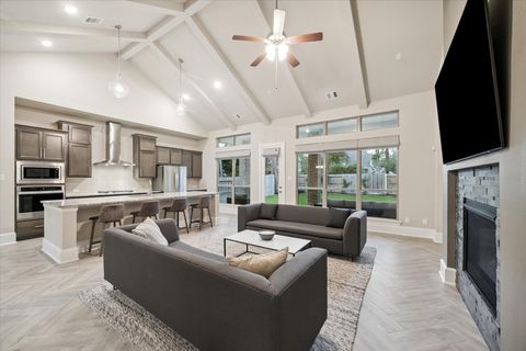 323 S Cadence Hills Loop Conroe TX 77318