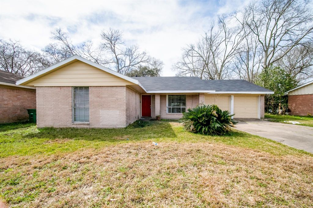 Photo of 5755 Oakham Street, Houston, TX 77085 (MLS # 38661753)