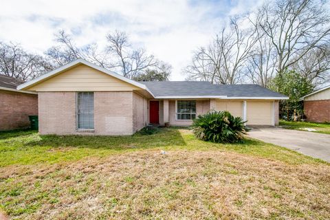 Photo of 5755 Oakham Street, Houston, TX 77085 (MLS # 38661753)