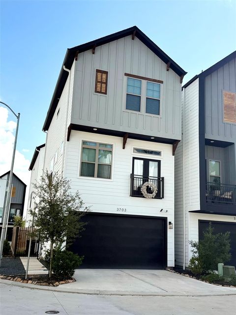 Photo of 3703 Creekmont Green Lane, Houston, TX 77091 (MLS # 24497475) Photo of 3703 Creekmont Green Lane, Houston, TX 77091 (MLS # 24497475)