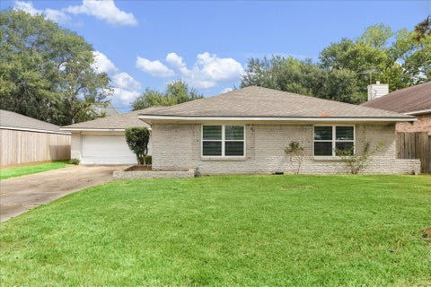 Photo of 4702 Holly Street, Bellaire, TX 77401 (MLS # 14130404)