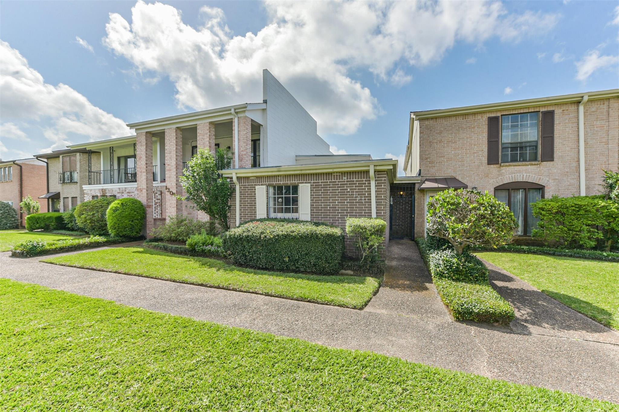 1307 Town Circle 4