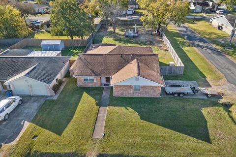 Photo of 2525 32nd Avenue N, Texas City, TX 77590 (MLS # 34371661)