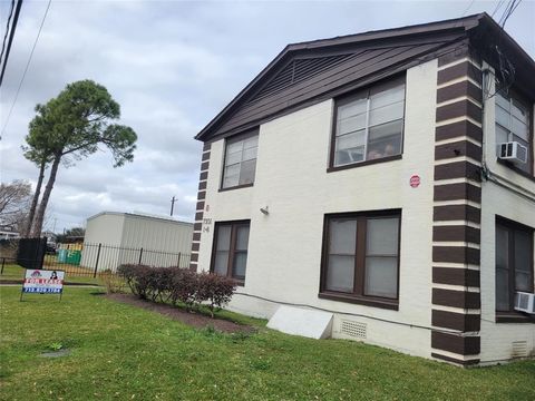 Condo For Rent - 7301 Capitol Street #4<br/> Houston, TX 77011