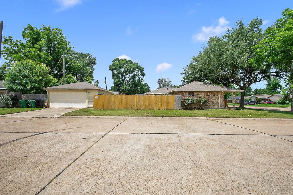4923 Saxon Drive