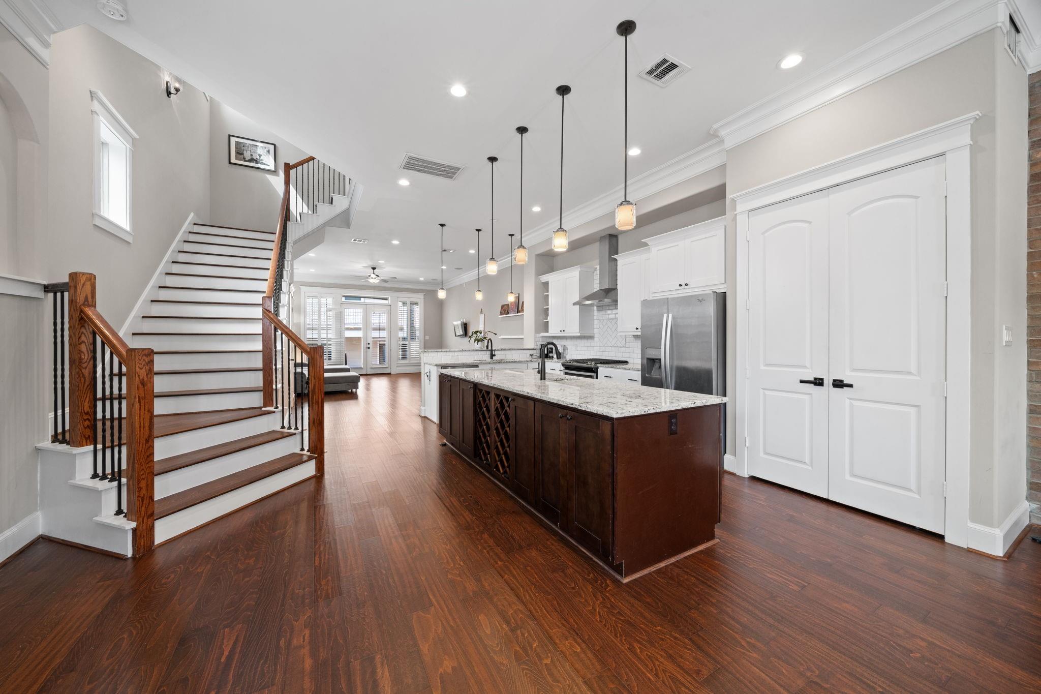 823 W 21st Street