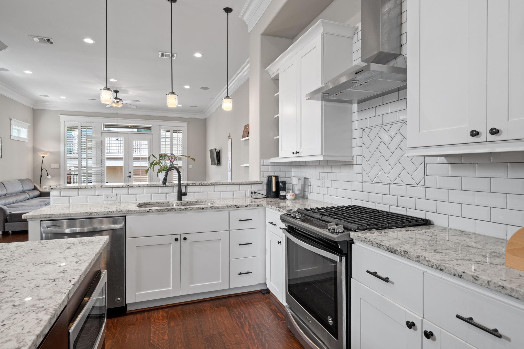 823 W 21st Street