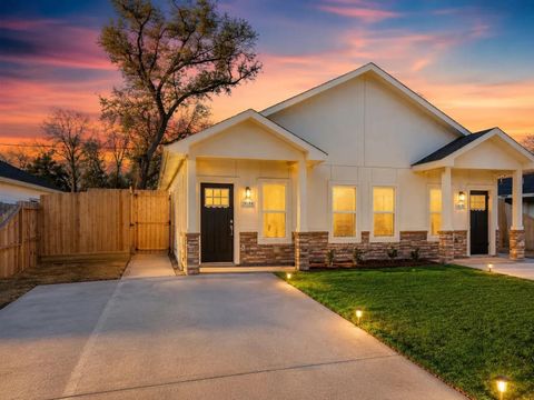 Photo of 5618 Ridgeway Drive #B, Houston, TX 77033 (MLS # 77226119)