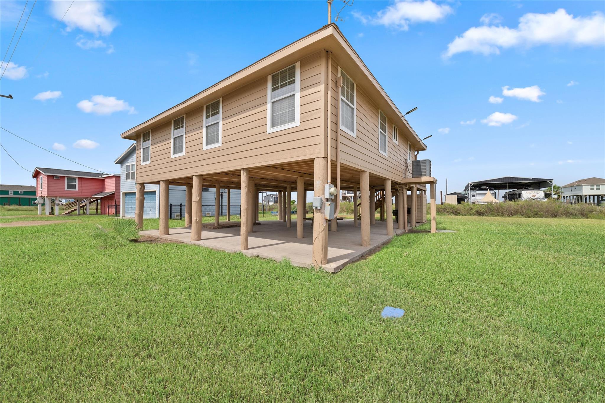1228 W Canal