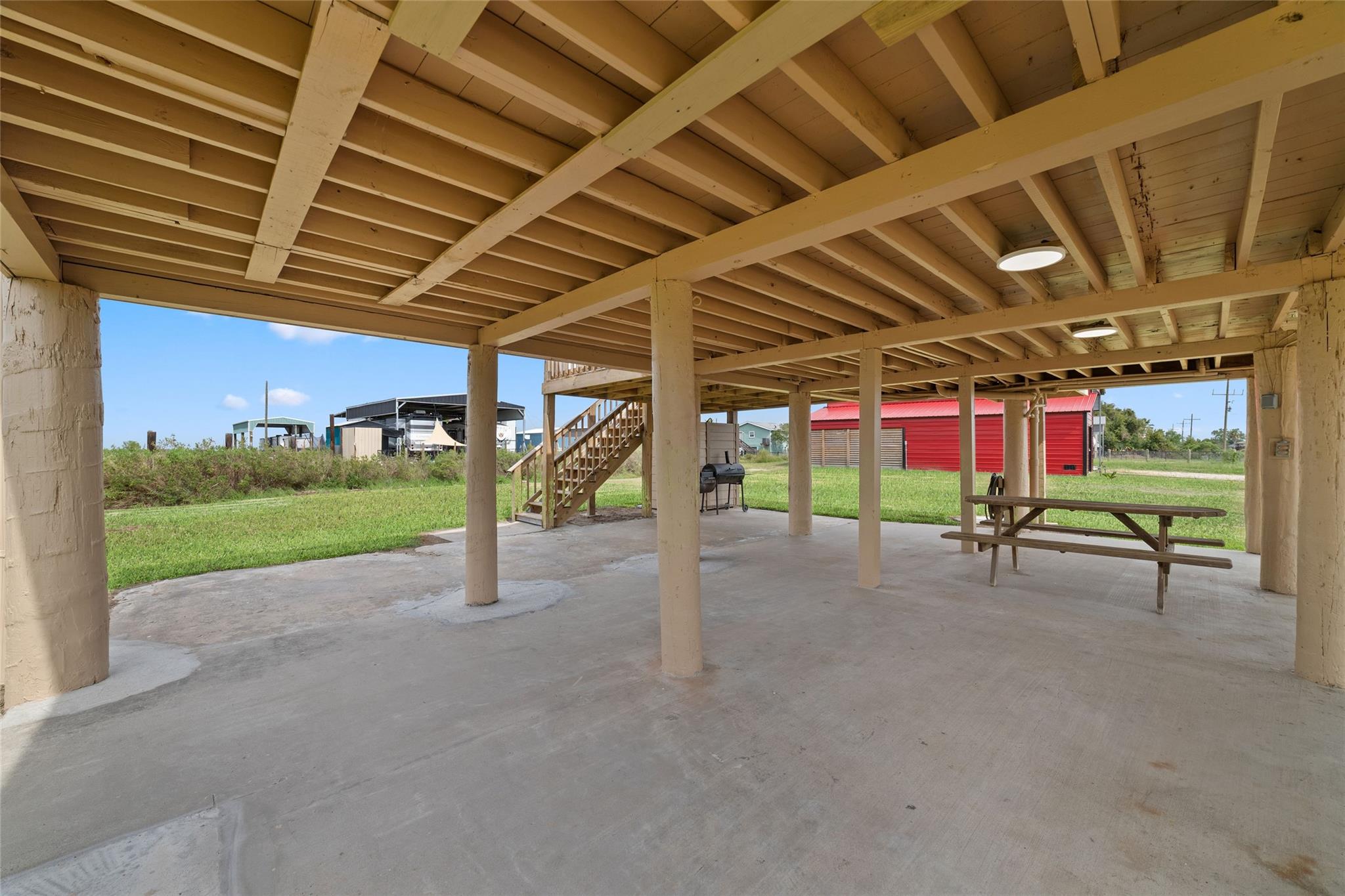 1228 W Canal