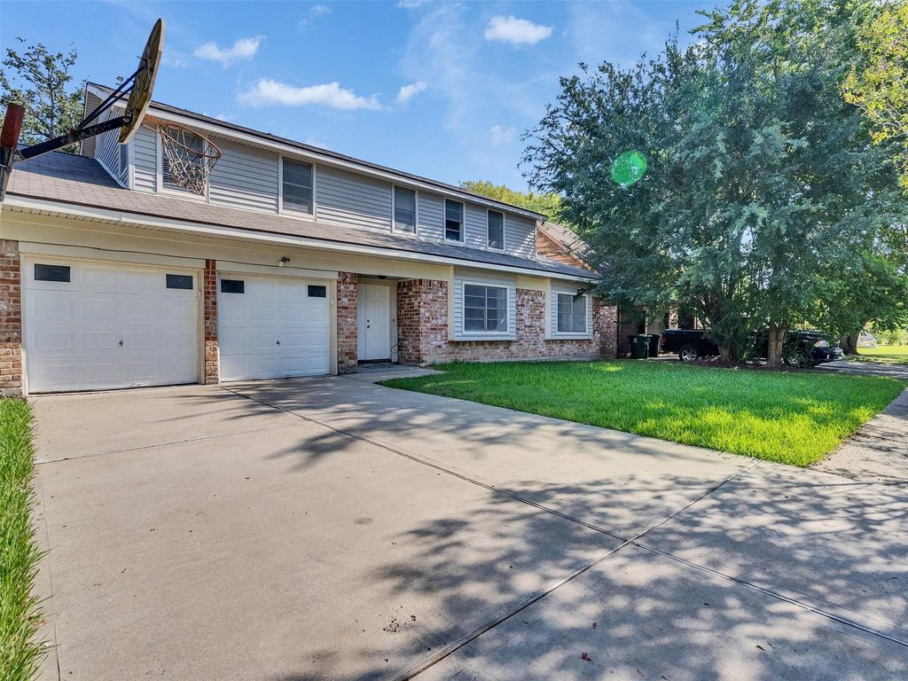 Photo of 12710 Crow Valley Lane, Houston, TX 77099 (MLS # 40727986)