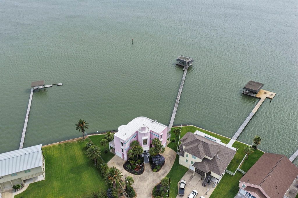 Photo of 1006 Darcy Street, Galveston, TX 77554 (MLS # 92630449)