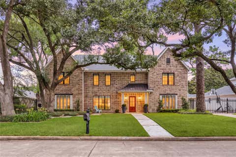 Homes For Sale - 14722 River Forest Drive<br/> Houston, TX 77079