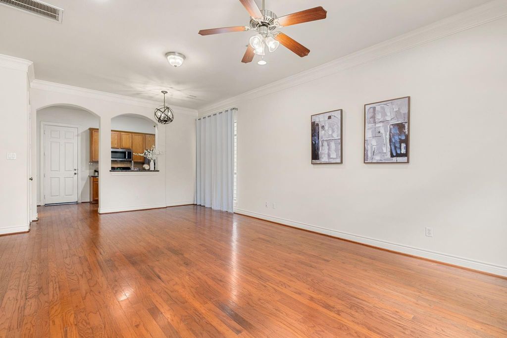 Photo of 9036 Lakes At 610 Drive, Houston, TX 77054 (MLS # 70983586)