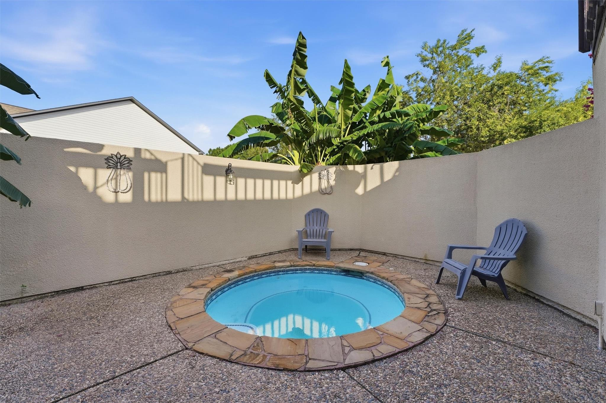 3822 Lakewood Drive