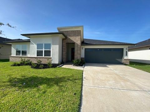 Photo of 7023 Sunbreeze Lane, Rosenberg, TX 77469 (MLS # 83652683)