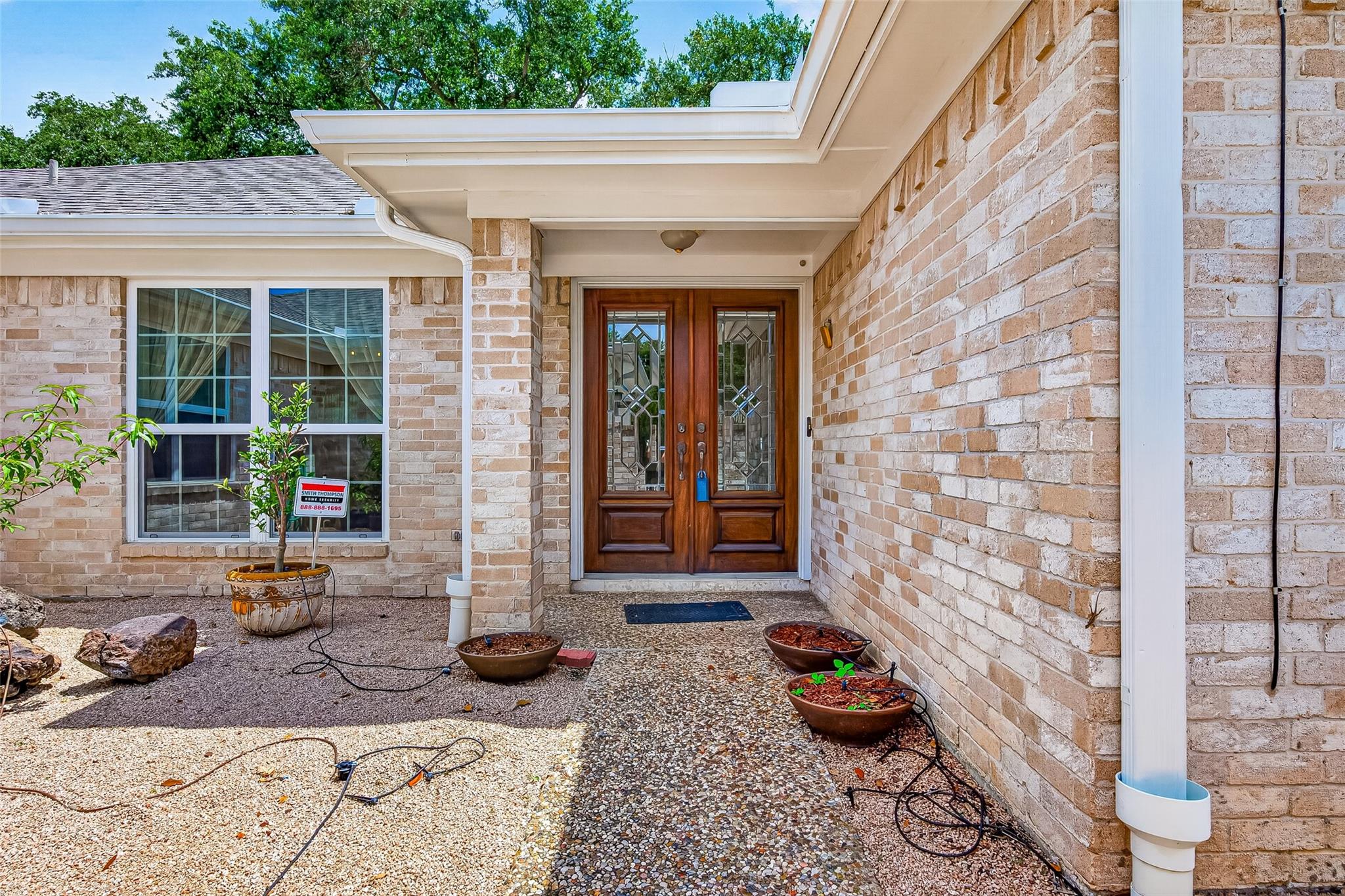 1518 Locke Lane