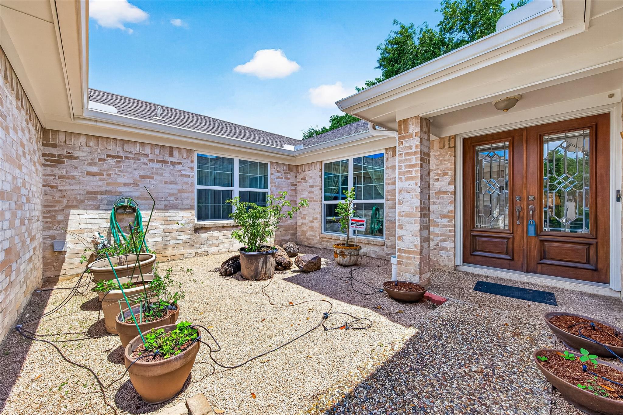 1518 Locke Lane