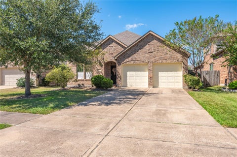 Photo of 605 Chesterfield Lane, League City, TX 77573 (MLS # 34862196)