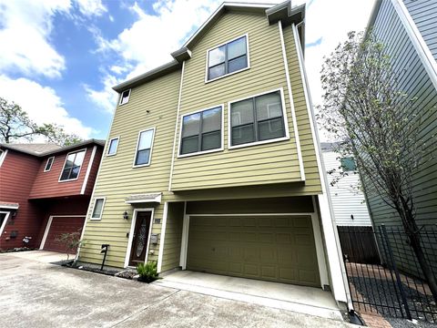 Photo of 321 W 26th Street #B, Houston, TX 77008 (MLS # 75694149)