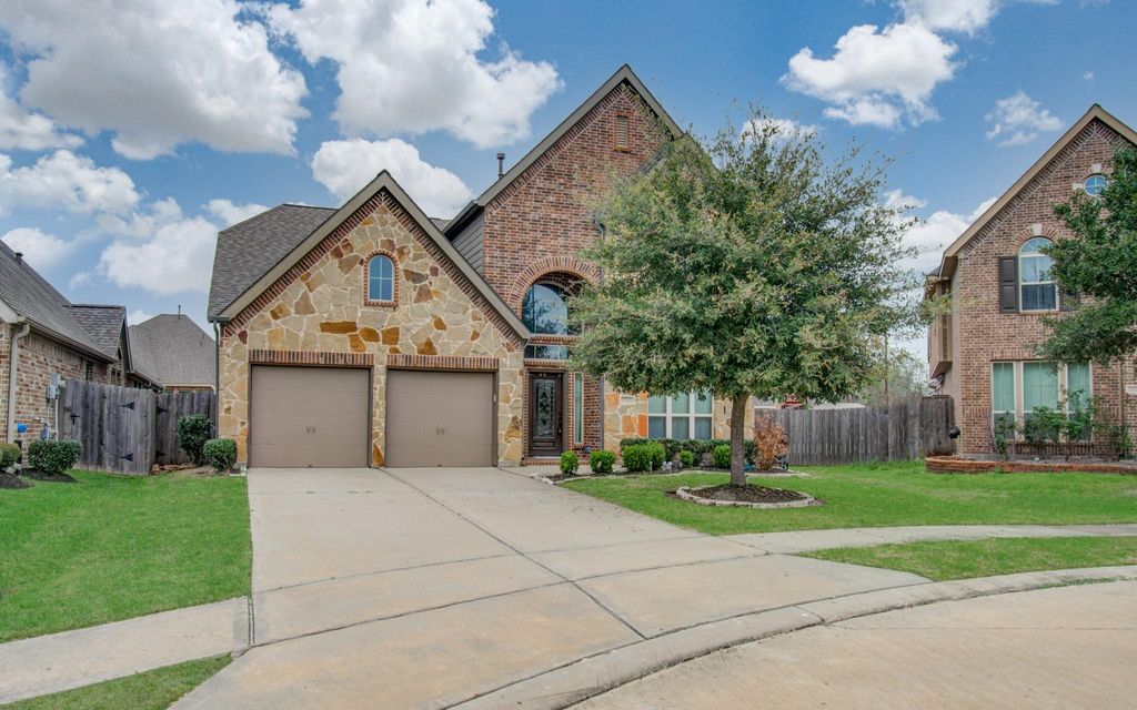 Photo of 1202 Watercrest Park Ln Lane, Rosenberg, TX 77471 (MLS # 20894087)
