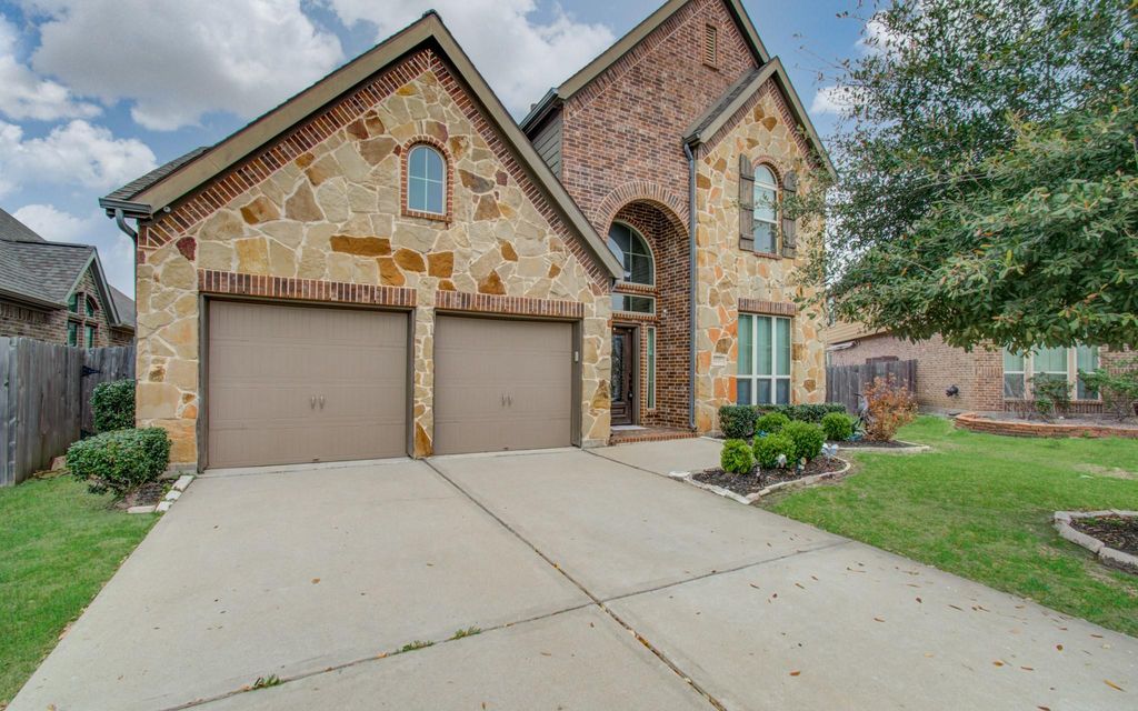 Photo of 1202 Watercrest Park Ln Lane, Rosenberg, TX 77471 (MLS # 20894087)